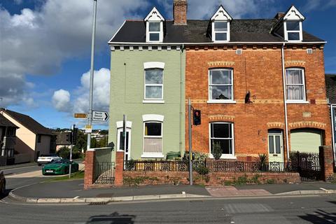 4 bedroom end of terrace house for sale, Newport Road, Barnstaple EX32