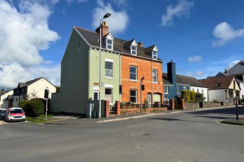 4 bedroom end of terrace house for sale, Newport Road, Barnstaple EX32