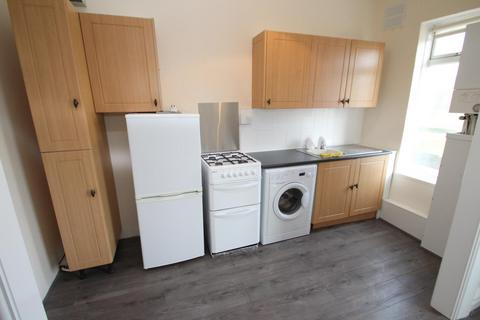 2 bedroom flat to rent, Low Lane, Horsforth, Leeds, West Yorkshire, LS18