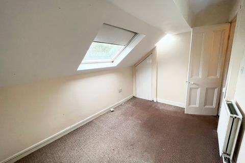 2 bedroom flat to rent, Low Lane, Horsforth, Leeds, West Yorkshire, LS18