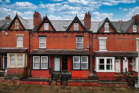 4 bedroom terraced house for sale, St. Ives Mount,, Leeds, West Yorkshire, LS12