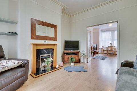 4 bedroom terraced house for sale, St. Ives Mount,, Leeds, West Yorkshire, LS12