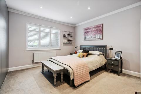 32 Ferndale Road, Ashford, TW15 3PJ