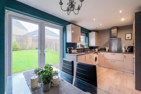 3 bedroom semi-detached house for sale, Tennyson Avenue, Huddersfield