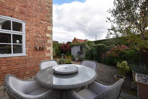 59 Glen Road, Castle Bytham, Grantham, NG33 4RJ