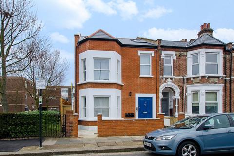 2 bedroom flat to rent, Childebert Road, Heaver Estate, London, SW17