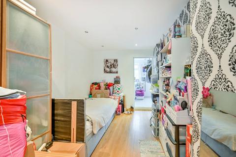 30 Sonia Gardens, Hounslow, TW5 0LZ
