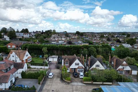 3 bedroom detached house for sale, Elizabeth Avenue, Rayleigh, SS6