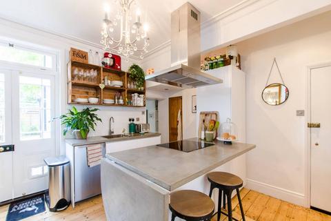 1 bedroom flat for sale, Ducie Street, Brixton, London, SW4