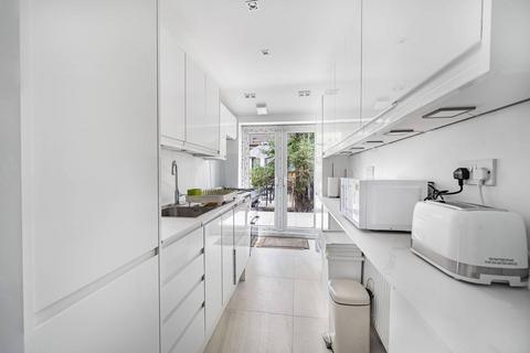 2 bedroom flat to rent, Spruce Hills Road, Walthamstow, London, E17