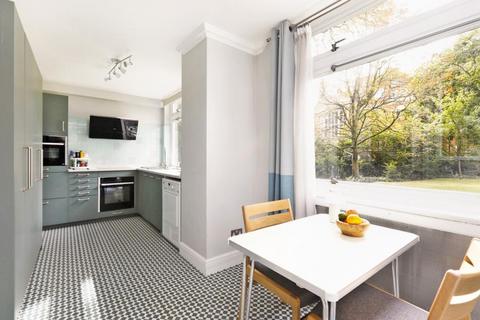 3 bedroom apartment for sale, Park Close, Ilchester Place, Kensington, W14