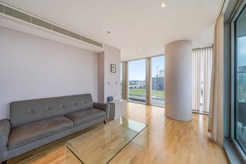 1 bedroom flat to rent, Landmark West Tower, Canary Wharf, London, E14