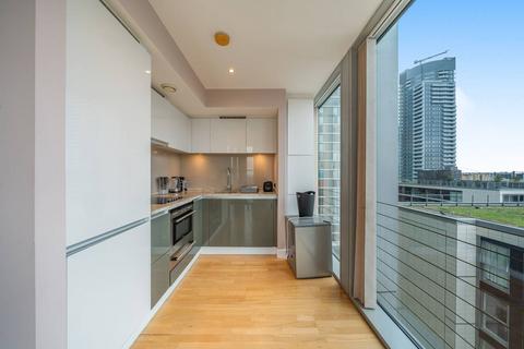 1 bedroom flat to rent, Landmark West Tower, Canary Wharf, London, E14