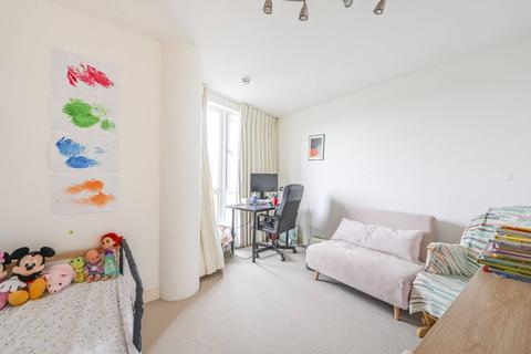 2 bedroom flat to rent, New Atlas Wharf, Canary Wharf, London, E14