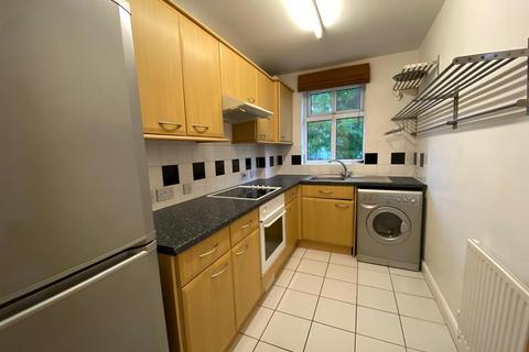 2 bedroom flat to rent, Cotterdale Close, Manchester