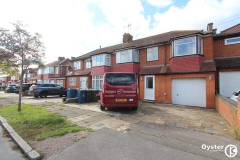 4 bedroom semi-detached house to rent, Wetheral Drive, Stanmore, HA7