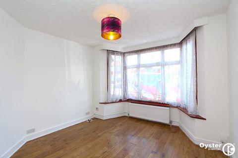 4 bedroom semi-detached house to rent, Wetheral Drive, Stanmore, HA7