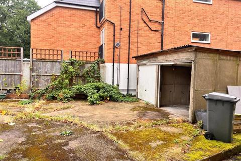 Garage to rent, Parson Street, London NW4