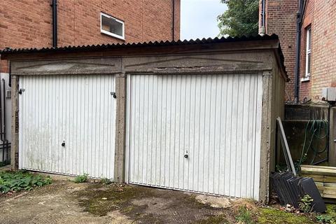 Garage to rent, Parson Street, London NW4