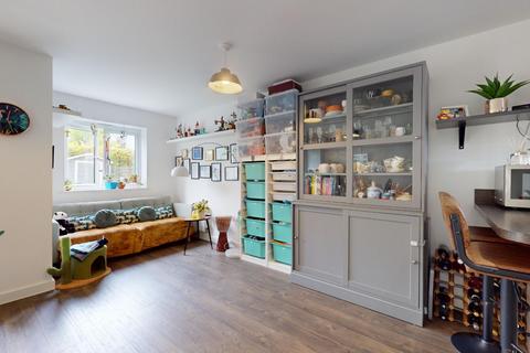 20 Hindmarsh Crescent, Northfleet, Gravesend, DA11 8FD