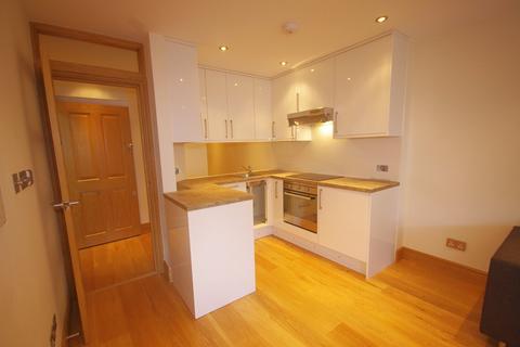 2 bedroom flat to rent, King Street, Hammersmith W6