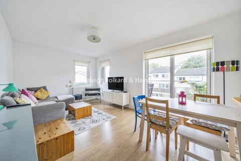 3 bedroom flat to rent, Primrose Hill Road Belsize Park NW3