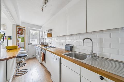 3 bedroom flat to rent, Primrose Hill Road Belsize Park NW3