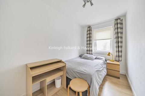 3 bedroom flat to rent, Primrose Hill Road Belsize Park NW3