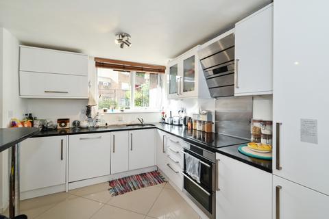 3 bedroom flat for sale, London E1W