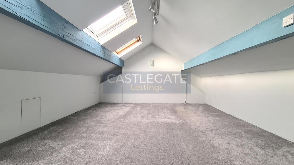 57 Birkby Hall Road, Huddersfield, HD2 2 TL (25)