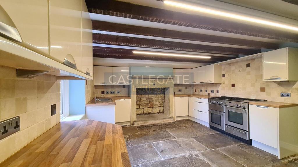 57 Birkby Hall Road, Huddersfield, HD2 2 TL (11)