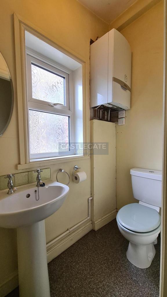 57 Birkby Hall Road, Huddersfield, HD2 2 TL (8)