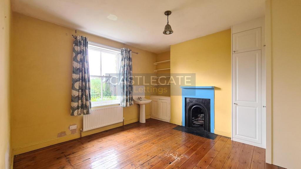 57 Birkby Hall Road, Huddersfield, HD2 2 TL (17)