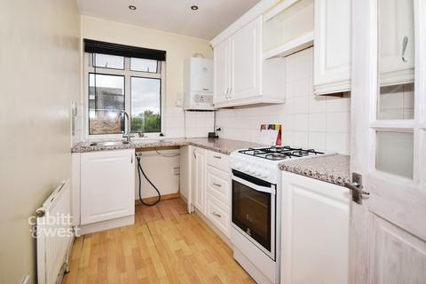 2 bedroom apartment to rent, Cambrai Avenue Chichester PO19