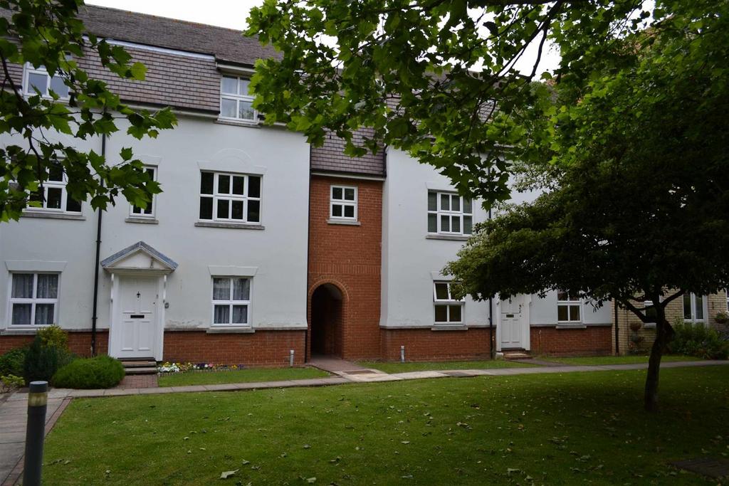 Tallow Gate, South Woodham Ferrers 2 bed apartment to rent £875 pcm