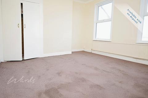 2 bedroom terraced house to rent, Dale Street Chatham ME4