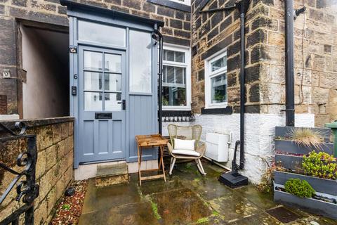 2 bedroom terraced house for sale, Gladstone Road, Leeds LS19