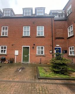 2 bedroom flat to rent, Windmill View Court, Boston