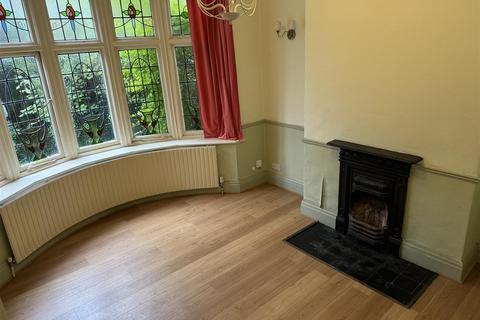 4 bedroom semi-detached house to rent, Ryegate Road, Crosspool, Sheffield