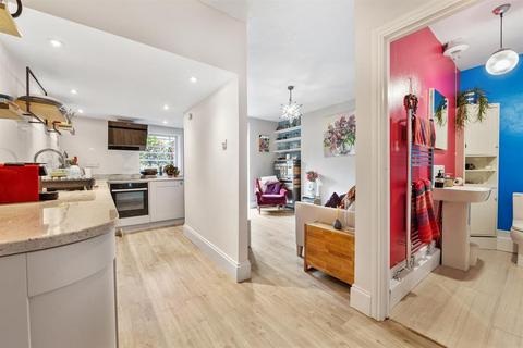 1 bedroom flat for sale, Springdale Road, London, N16