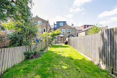 33 Worlingham Road, London, SE22 9HD