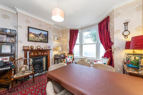 33 Worlingham Road, London, SE22 9HD