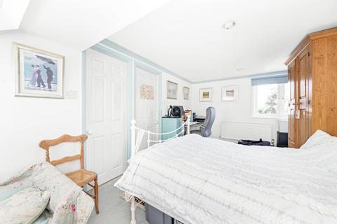 33 Worlingham Road, London, SE22 9HD