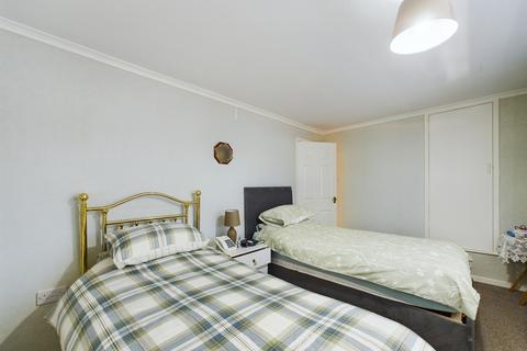 166 Stonegarth, Carlisle, CA2 6PE