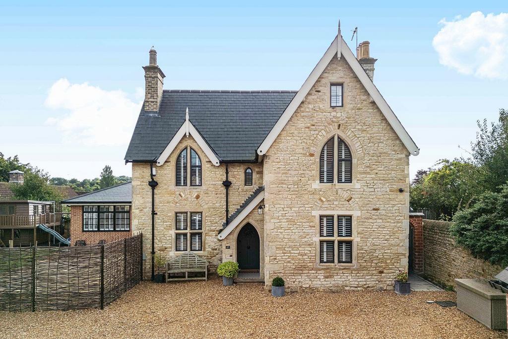 Queen Street, Kettering NN14 5 bed detached house - £1,000,000