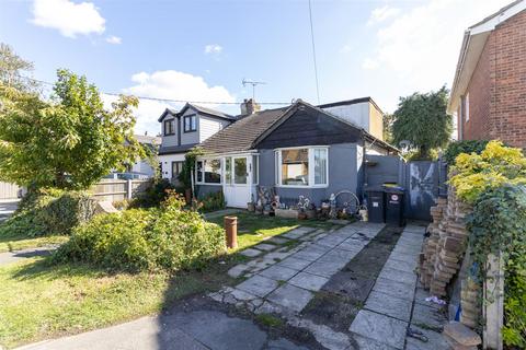 4 bedroom chalet for sale, Central Avenue, Rochford SS4