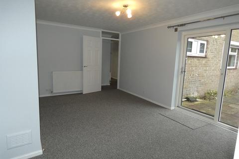 2 bedroom bungalow to rent, Edith Cavell Close, Thetford, IP24 1TJ