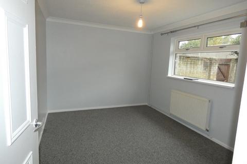 2 bedroom bungalow to rent, Edith Cavell Close, Thetford, IP24 1TJ