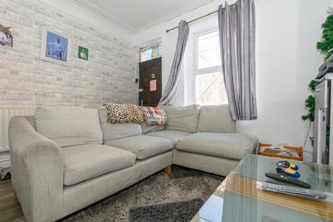 4 bedroom terraced house for sale, Belvedere Avenue, Leeds LS11