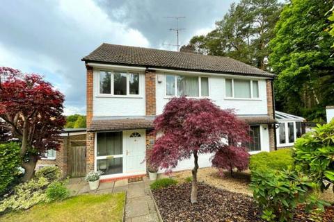 4 bedroom detached house to rent, Diamond Ridge, Camberley GU15